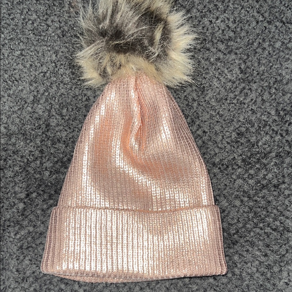 LADIES SCOOP ROSE GOLD METALLIC BEANIE WITH POMPOM NWOT